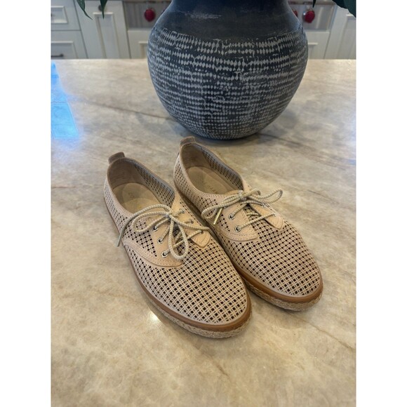 COLE HAAN Cloud 3Eye Suede Espadrille Sneakers Beige Cream Tan Boat Women’s 9m - Picture 1 of 16